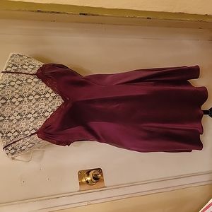 INTIMATES SILK SEXY SLEEP/LOUNGE WEAR SIZE MEDIUM BURGUNDY